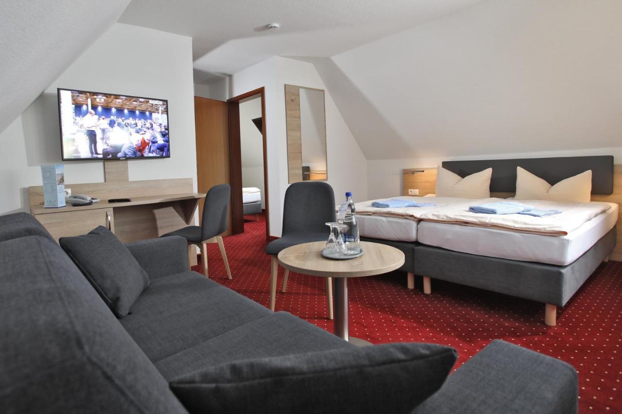 Hotel & Restaurant Am Wasser Breege Esterno foto