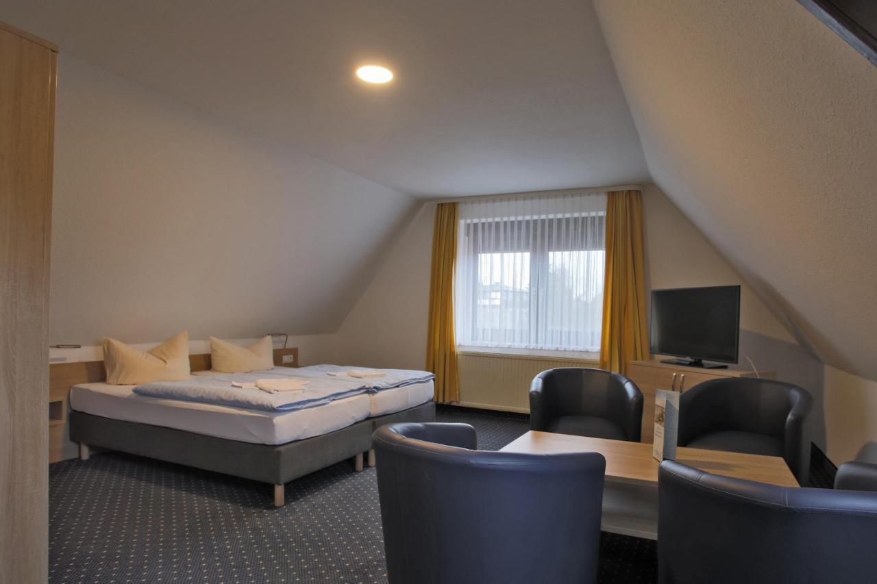 Hotel & Restaurant Am Wasser Breege Esterno foto