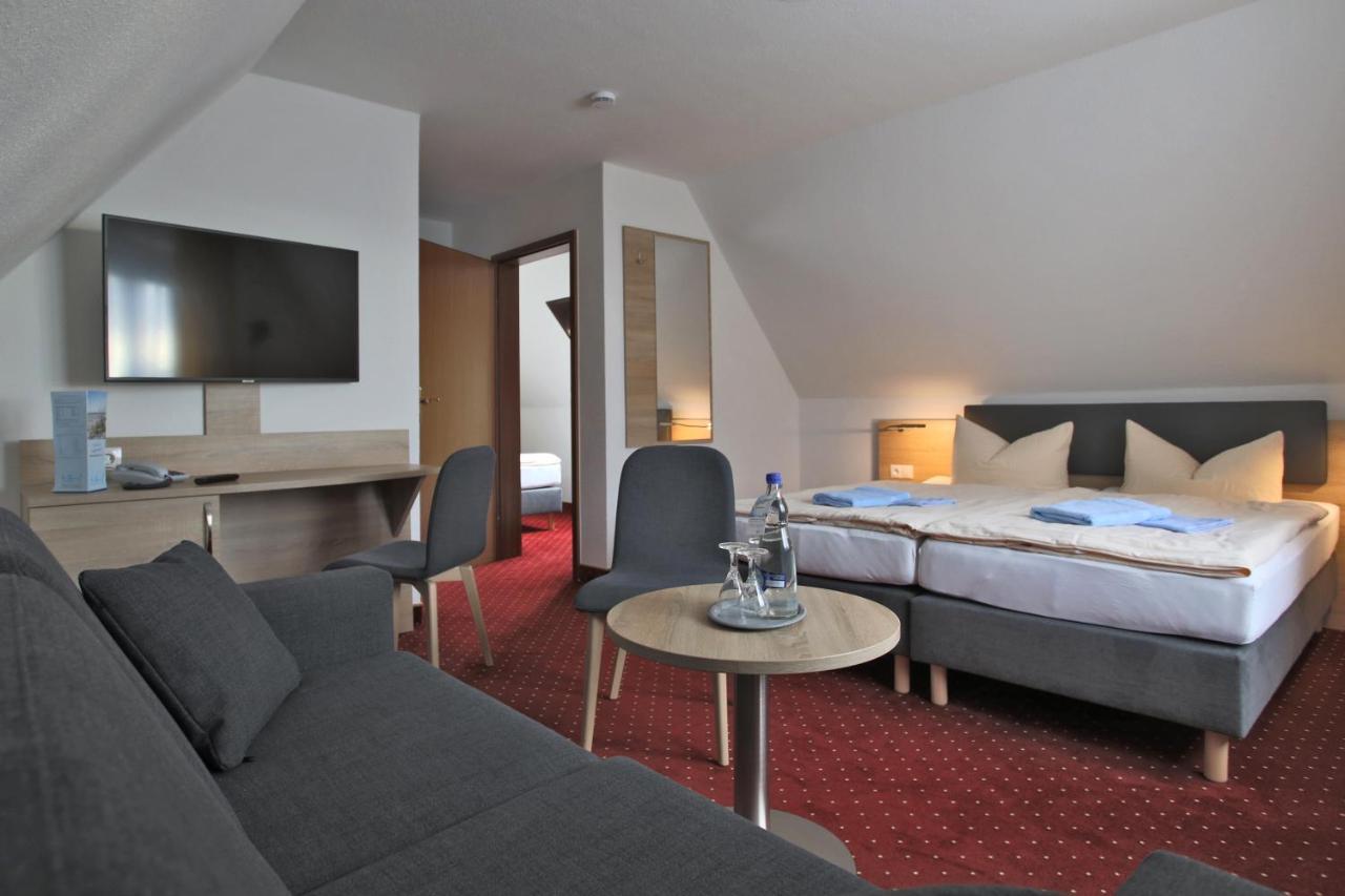 Hotel & Restaurant Am Wasser Breege Esterno foto
