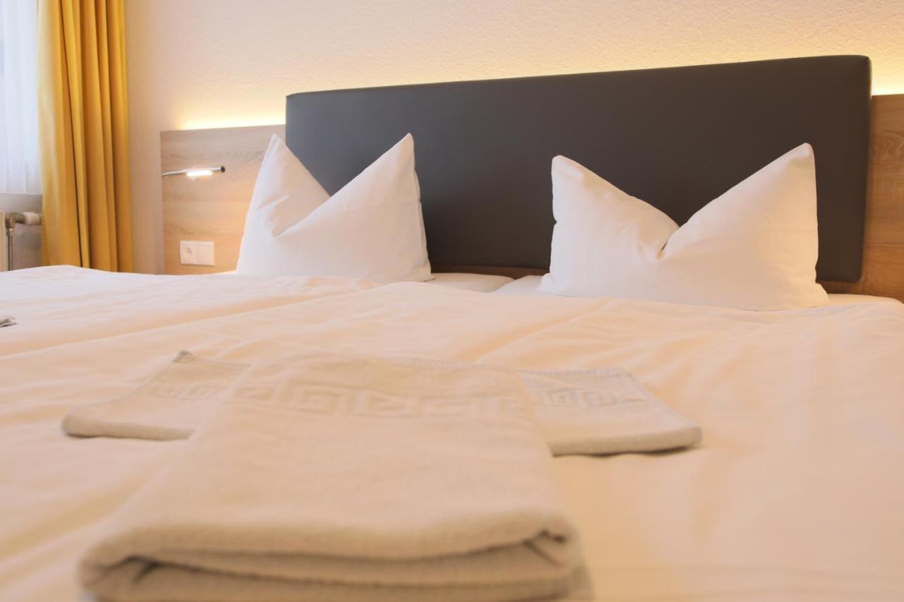 Hotel & Restaurant Am Wasser Breege Esterno foto