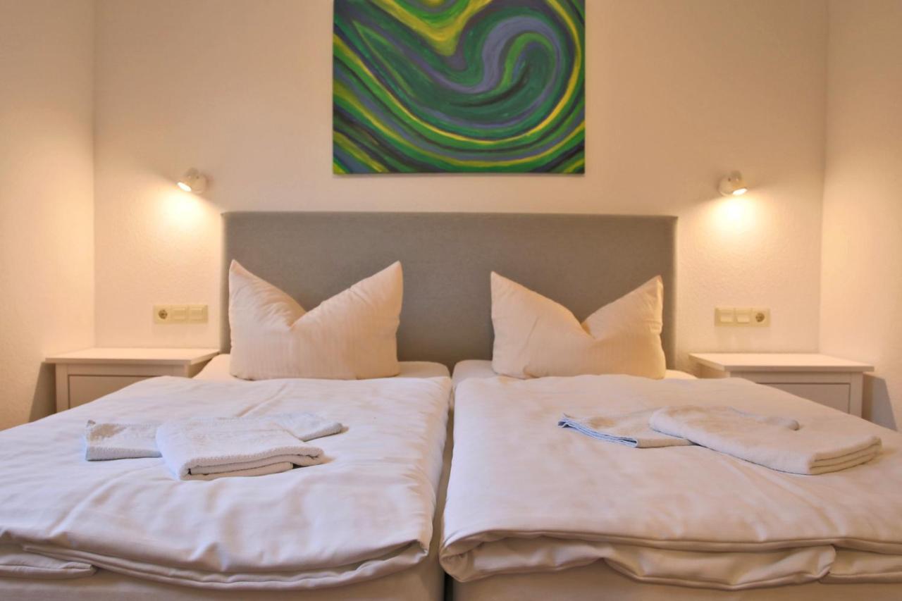 Hotel & Restaurant Am Wasser Breege Esterno foto