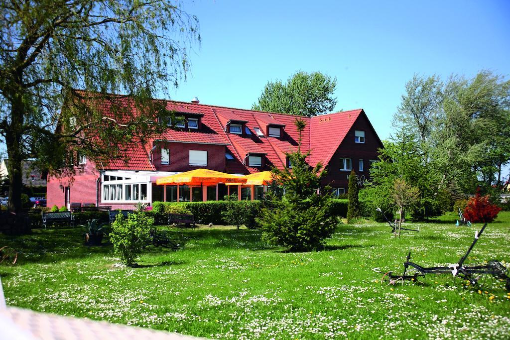 Hotel & Restaurant Am Wasser Breege Esterno foto
