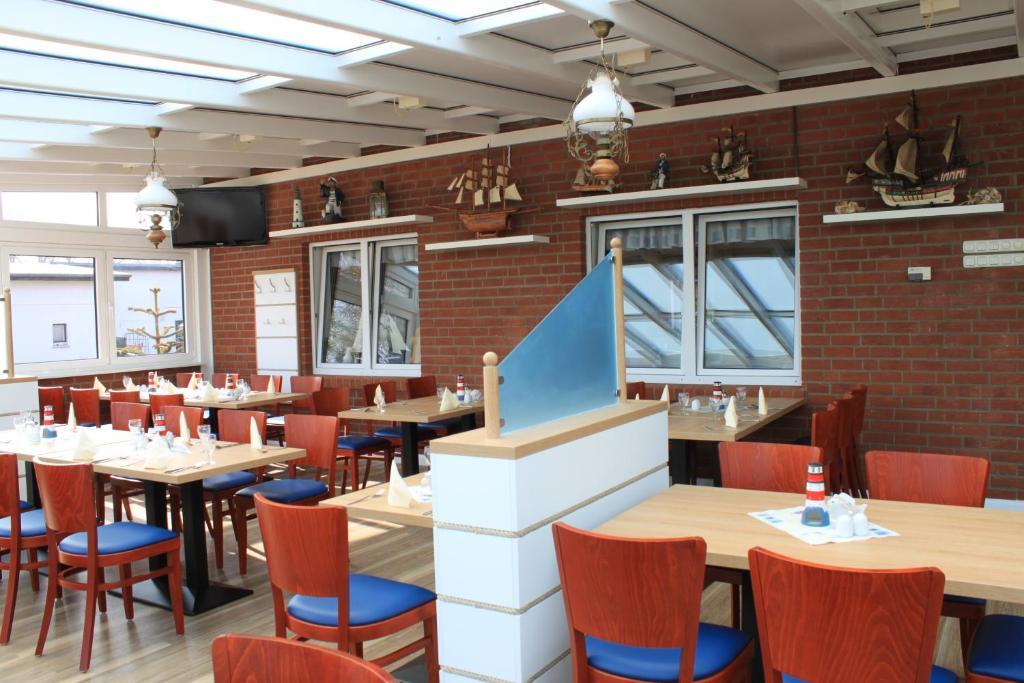 Hotel & Restaurant Am Wasser Breege Esterno foto