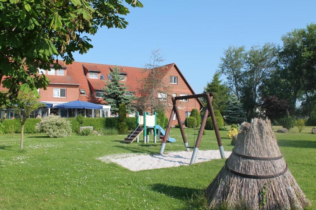 Hotel & Restaurant Am Wasser Breege Esterno foto